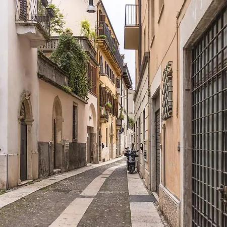 Vicolo Circolo @Castelvecchio Apartment Verona Exterior photo